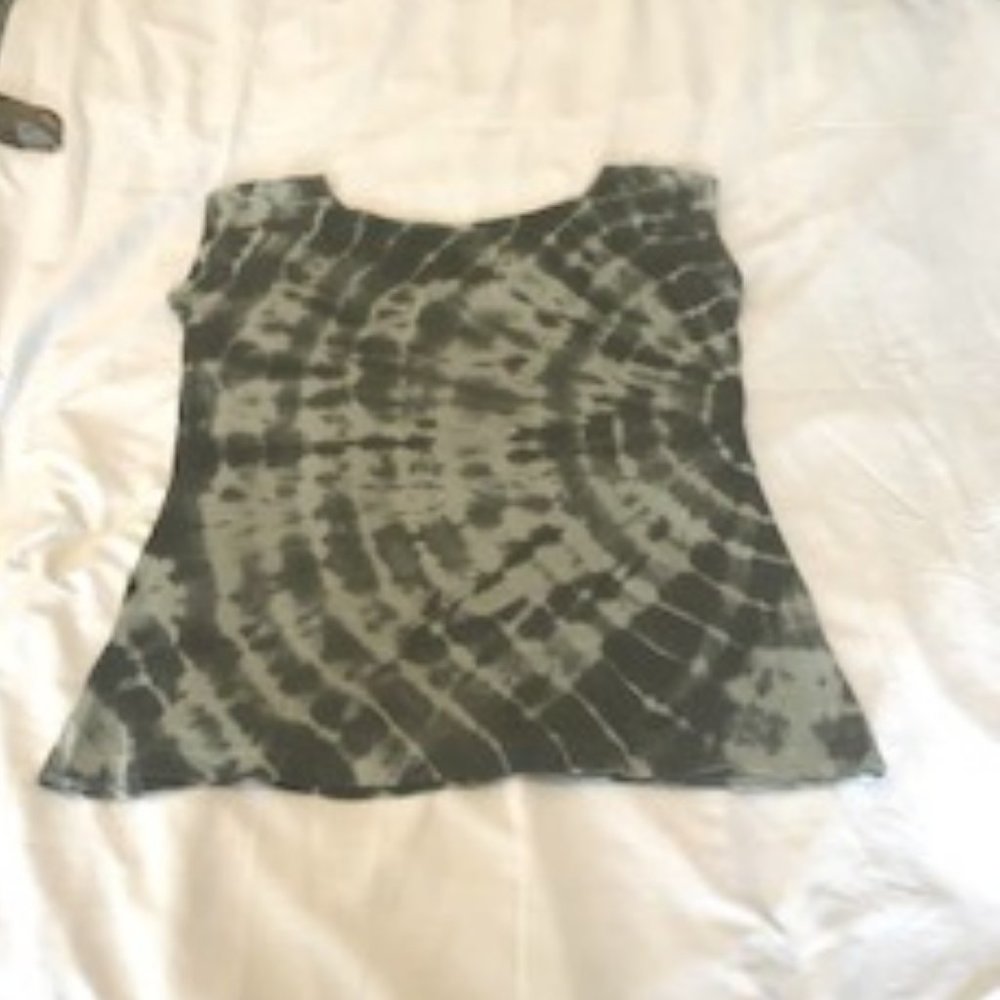 NWOT Light and Dark Khaki Tie Dye Cap Sleeve Tee
